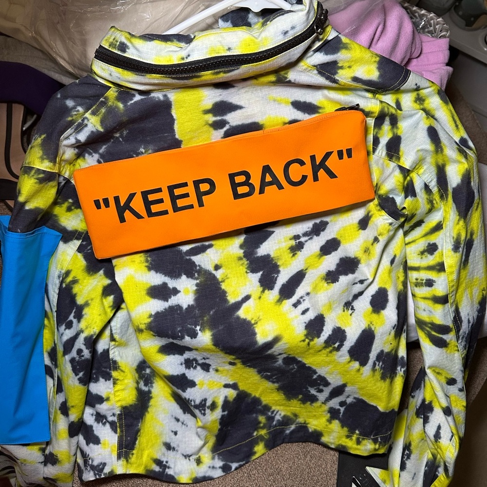 Off white xs women’s Nike jacket